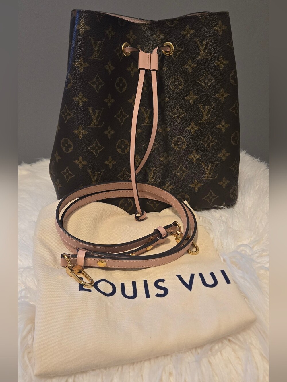 Louis Vuitton Monogram Neonoe MM 🤎👜🩷